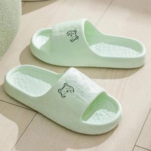Claquettes Femme Vert Pastel Motif Animaux Intérieur