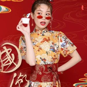 Ceinture Obi Japonaise Large Rouge Brodée Motifs Floraux