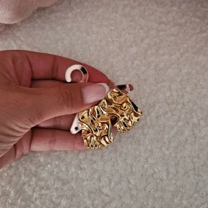 Boucle Doré Femme – Accessoire élégant