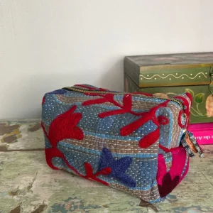 Trousse de toilette ronde Kantha brodé
