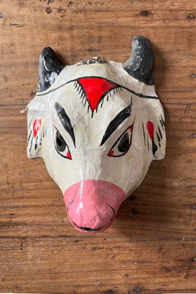 Masque en Papier Mâché Mukhauta – Image 4