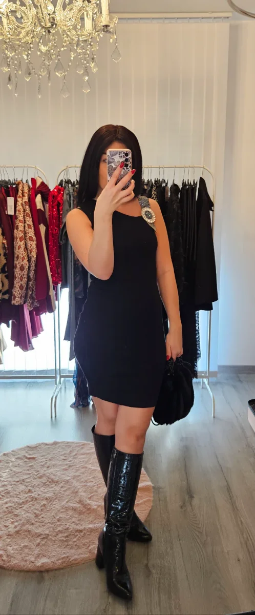 Robe Diva Femme – L’incontournable noir